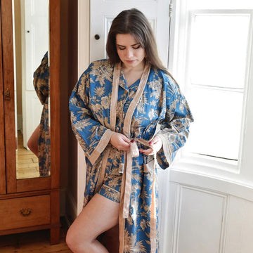 French Blue & Light Tan Large Floral Print naisten kimono aamutakki Puuvillavaatteet Powell Craft 