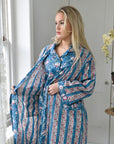 Inky Blue Floral & Stripe naisten kimono aamutakki Puuvillavaatteet Powell Craft 