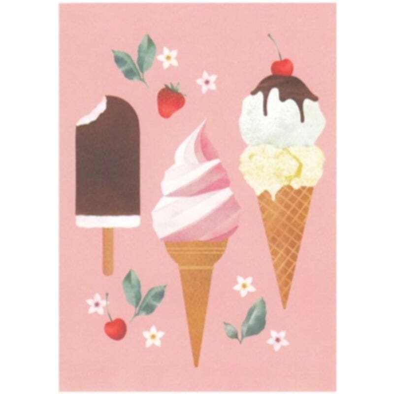 Annariikka Qvistin Jäätelokesä-postikortissa komeilevat kolme herkullista jäätelöä, muutama marja ja kukkanen roosalla taustalla.