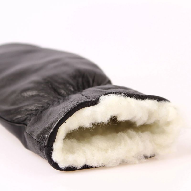 Paccasen musta naisten kintas pörröisellä 100% merinovillavuorella.