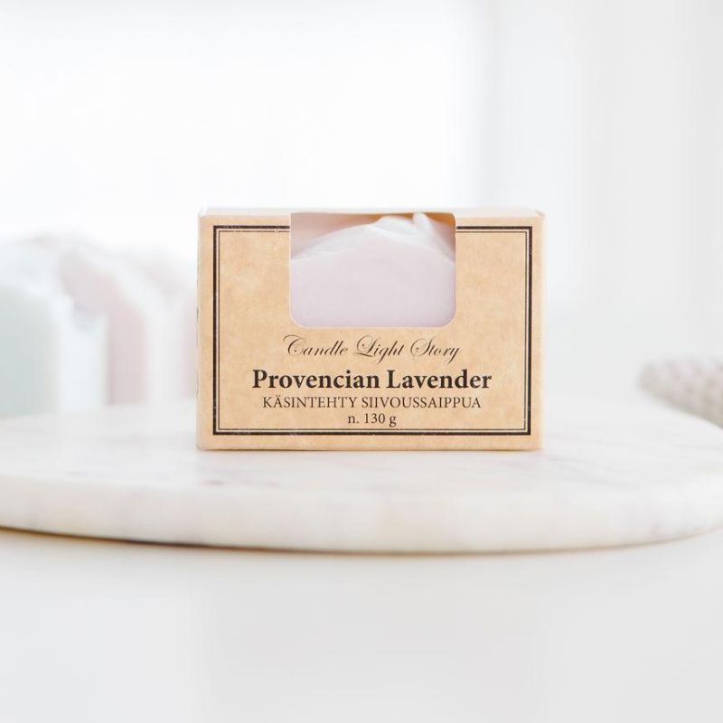 Candle light storyn käsintehty siivoussaippua tuoksussa Provencian lavender 130 g ekologisessa pahvipakkauksessa.