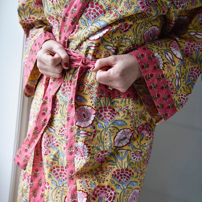 TARKISTA HINTA Yellow & Pink Carnation Print Dressing Gown Puuvillavaatteet Powell Craft 