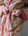 TARKISTA HINTA Yellow & Pink Carnation Print Dressing Gown Puuvillavaatteet Powell Craft 