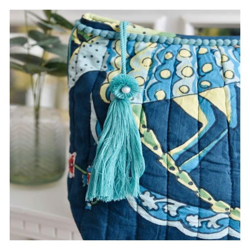 Toilettilaukku - Blue Floral Exotic Bird Laukut Powell Craft 