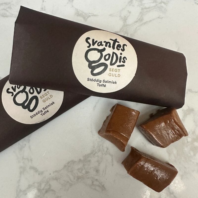 Vahva Salmiakkitoffee 50g  pakkauksessa yritykseltä Svantes Godis.