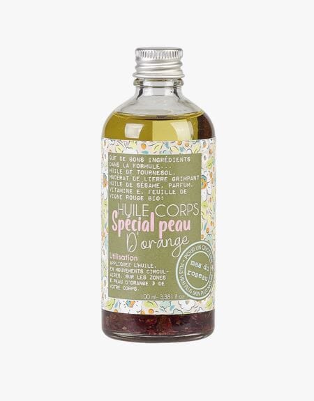 Appelsiininkuoren tuoksuinen vartaloöljy kaunissa 100ml kierrekorkillisessa pullossa.