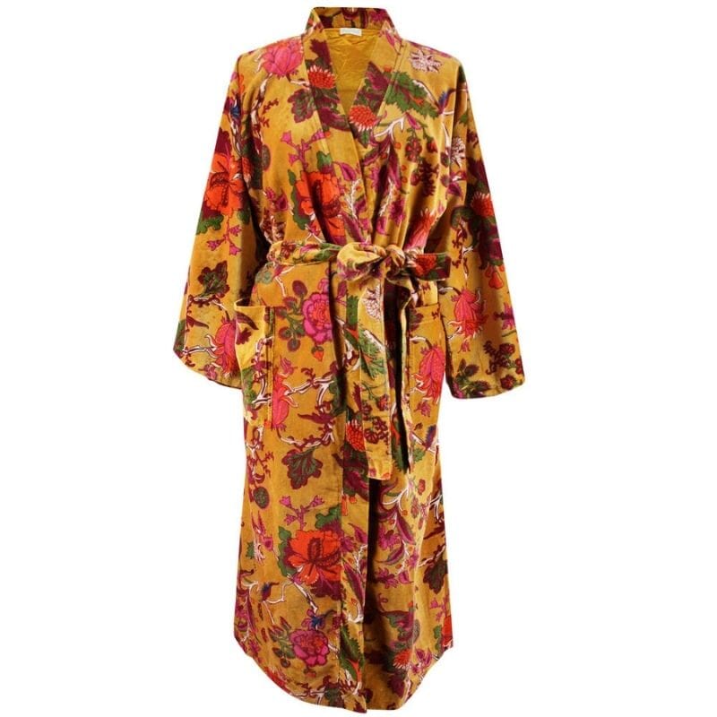 Powell Craft Velvet Mustard Floral naisten kimono-aamutakki valkoisella taustalla.