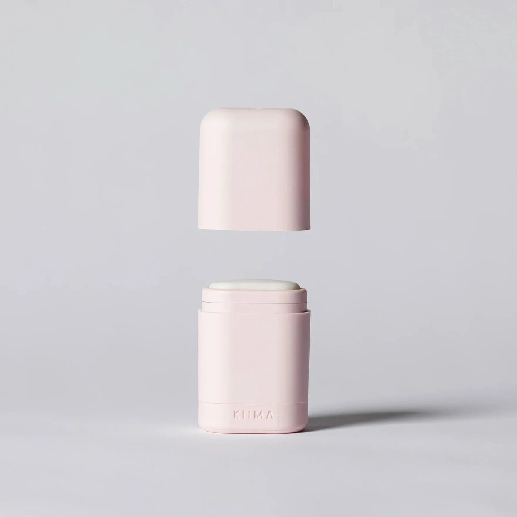 KIIMA -deodoranttiaplikaattori sävyssä puuteri, sisällään Kaurilan saunan deopala.