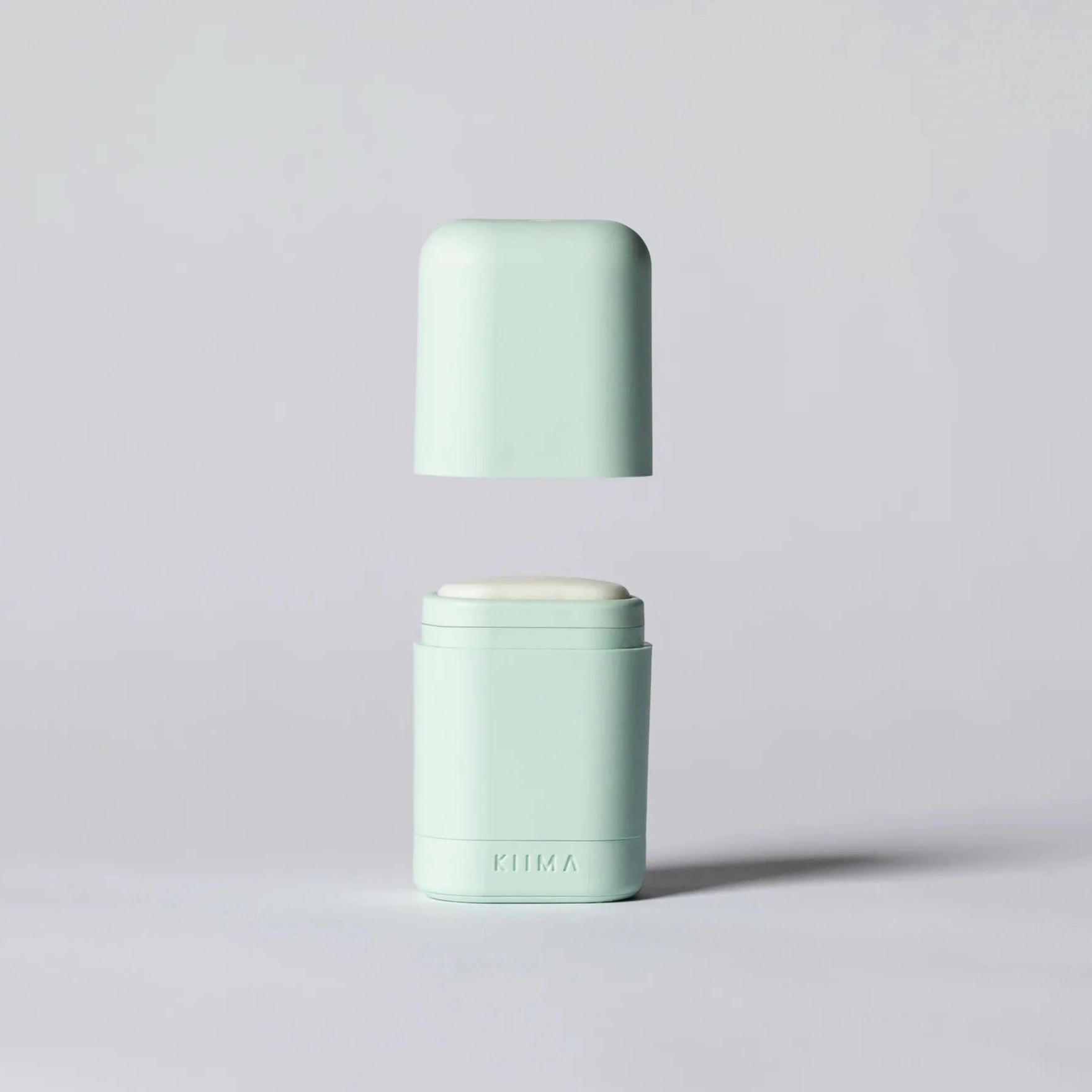 KIIMA -deodoranttiaplikaattori sävyssä minttu, sisällään Kaurilan saunan deopala.