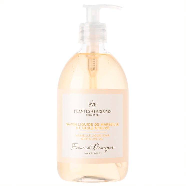 Plantes & Parfums Provencen appelsiininkukkientuoksionen nestemäinen, oranssinsävyinen, marseillesaippua Fleur d'Oranger' tyylikkäässä 500 ml kirkkaassa muovisessa pumppupullossa.