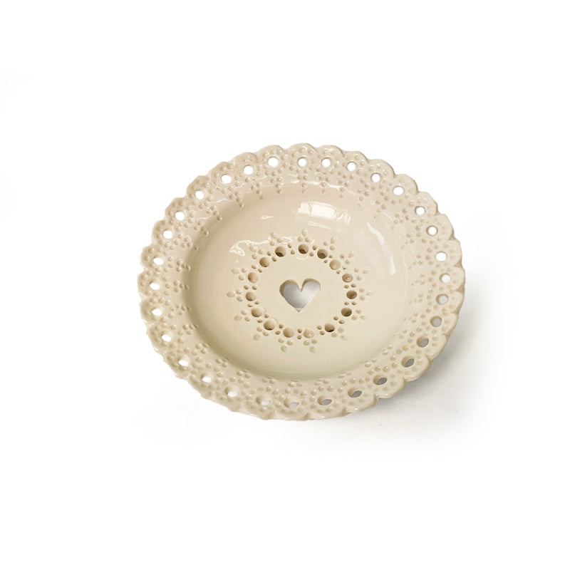 Saippua-alusta pitsikeramiikkaa, pieni - useita värejä Saippuakupit Savipaja Tuliaistupa Valkoinen 