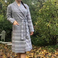 Saunatonttu Roosan hamam-kylpytakki Tuhka Bathrobe Saunatonttu by Kaurilan Sauna L Tuhka 