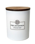 Osmia Kelohonka -tuoksukynttilä 150 g valkoisessa lasisessa purkissa, jossa kaunis puinen kansi.